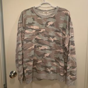 Camo crew neck sweatshirt